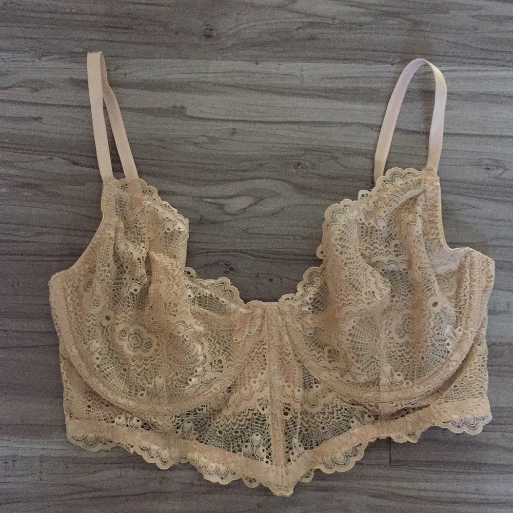 Forever 21 Beige Lace Underwire Bra - L